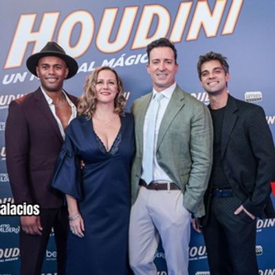 PHOTOS: Así fue la alfombra roja de HOUDINI, UN MUSICAL MÁGICO en el Teatro Calderón de Madrid