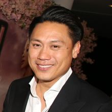 CRAZY RICH ASIANS Moving Forward at Max; Jon M. Chu to Executive Produce