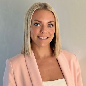 The Naples Players Welcomes Lacey Yaklin as Director of Development