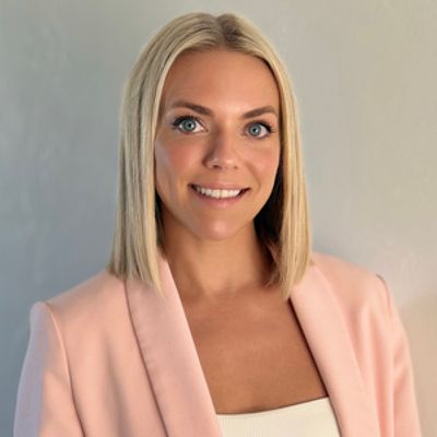 The Naples Players Welcomes Lacey Yaklin as Director of Development
