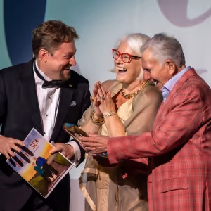 The Naples Players Honors Patty & Jay Baker With Heart of the Arts Award