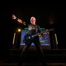 Steve Graham Brings Immersive Pink Floyd Tribute Show to The Drama Factory