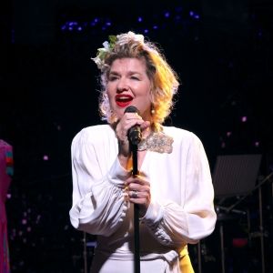 Photos: First Look at Issy van Randwyck in DAZZLING DIVAS at The Mill at Sonning