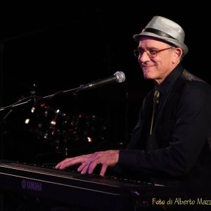 Kenny White Comes to Club Passim in June