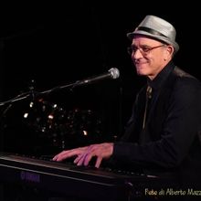 Kenny White Comes to Club Passim in June