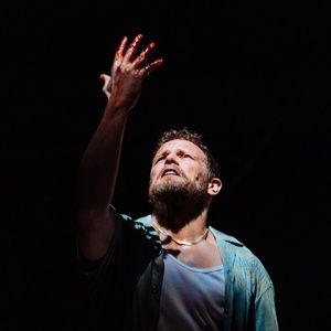 Photos: Royal Shakespeare Company Releases First Look At Sam Heughan And Lia…