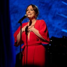 Jessica Vosk Releases Full-Length Holiday Album 'SLEIGH'