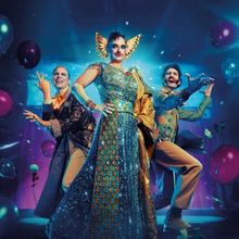 HOW TO WIN AGAINST HISTORY Sets Creative Team and Edinburgh Festival Fringe Run