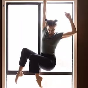 Lizz Roman & Dancers Perform in a New Site Specific Journey Engage The Environment…