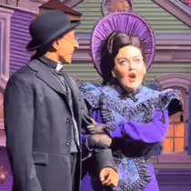 Video: Jennifer Simard Debuts As 'Mildred Layton' in SCHMIGADOON! on Broadway