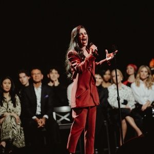 Video: Sehen Sie sich die vollständige MISCAST26 mit Lea Michele, Darren Criss, Caissie Levy und mehr an