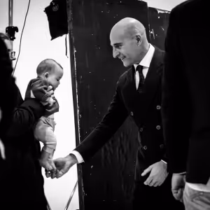 Photos: First Look at Mark Strong and Lesley Manville in OEDIPUS