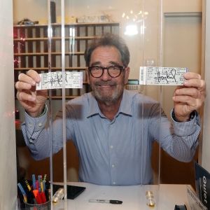 Photos: Huey Lewis Greets Fans at THE HEART OF ROCK & ROLL Box Office Opening