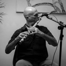 Remi Álvarez Trío Llega Al Jardín Escénico Con Una Fusión De Jazz Y Música Trad