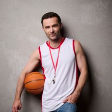 Harry Judd को HIGH SCHOOL MUSICAL के अंतिम दो प्रदर्शनों में Coach Bolton की भूमिका निभाने का मौका Photo