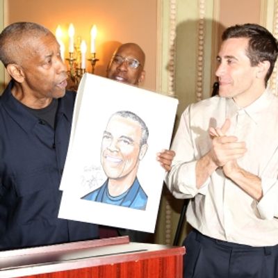 Photos: OTHELLO Star Denzel Washington Celebrates Sardi&#039;s Portrait Reveal