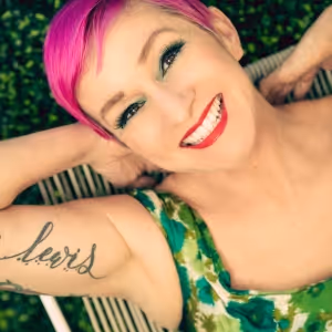 Crystal Lewis Brings A SEASONAL THING to the Garry Marshall Theatre This Month