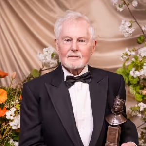 Sir Derek Jacobi Receives Critic's Circle’s 2023 Rosebowl for Distinguished Service…