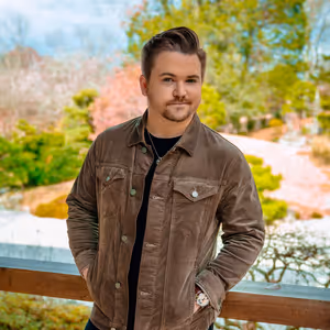 Hunter Hayes to Perform Solo-Acoustic Sets at Myron's at The Smith Center