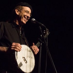 Toronto Comedian Tony Molesworth Brings BANJOKER to Red Sandcastle Theatre 