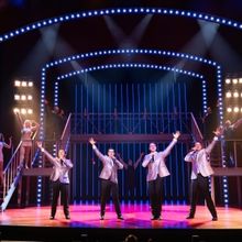 Exclusive Photos: JERSEY BOYS at Walnut Street Theatre
