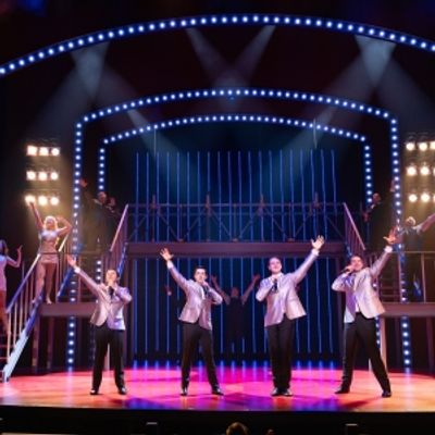 Exclusive Photos: JERSEY BOYS at Walnut Street Theatre