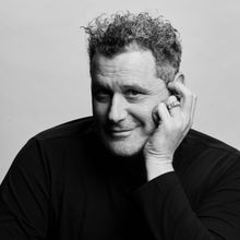 Isaac Mizrahi Will Bring MIZRAHI ON ICE to Cafe Carlyle in February