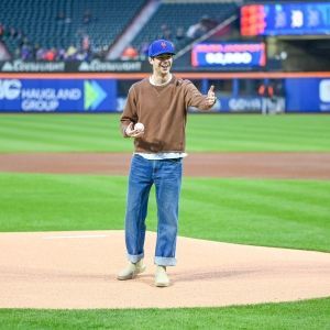 Photos: Grant Gustin Throws First Pitch at Mets vs. Tigers Game
