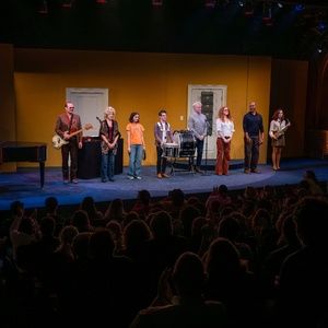 Photos: Aubrey Plaza Shines at LET'S LOVE! Opening Night