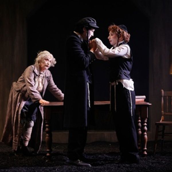 Full Cast Set For YENTL at the Marylebone Theatre Photo