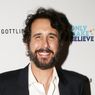 Josh Groban Sets 'Gems' World Tour for 2026
