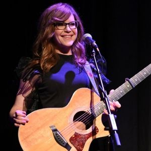 Lisa Loeb With Pete Muller And The Kindred Souls Play City Winery Boston, July 19
