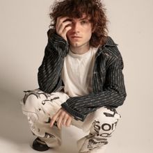 Video: rouri404 Releases New Single 'shotgun carousel'