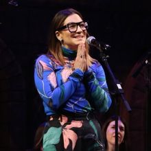 Photos: Debra Messing, Shoshana Bean, Tovah Feldshuh &amp; More Celebrate SHABBAT ON 