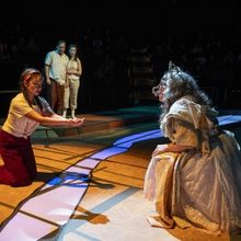 Photos: First Look at A HOME WHAT HOWLS (OR THE HOUSE WHAT WAS RAVINE) at Steppenwolf