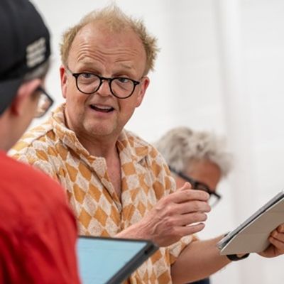 Benedict Cumberbatch, Toby Jones &amp; More to Join Barbican Talk for Compass Collective