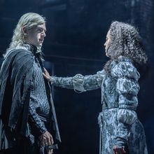 ภาพถ่าย: GAME OF THRONES: THE MAD KING กำลังแสดงที่โรงละคร Royal Shakespeare Photo