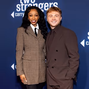 Photos: On The Opening Night Red Carpet For TWO STRANGERS CARRY A CAKE ACROSS NEW…