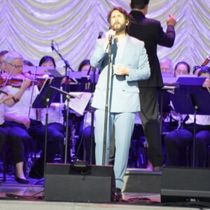 Photo Review: Josh Groban  Stage, Screen, and Symphony tour