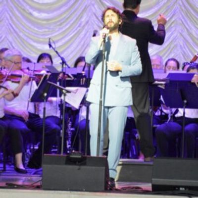 Photo Review: Josh Groban  Stage, Screen, and Symphony tour