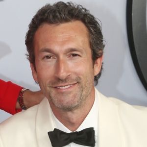 Aaron Lazar Joins Substack to Discuss Show Business, Self Transformation & More