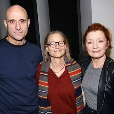 Photos: Jodie Foster Visits OEDIPUS Starring Mark Strong and Lesley Manville