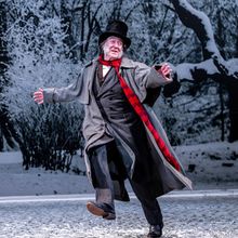 Photos: A CHRISTMAS CAROL At Goodman Theatre
