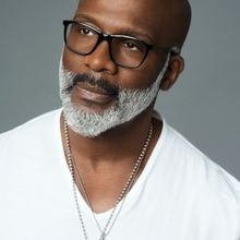 Bebe Winans Will Perform at the Apollo Theatre in December