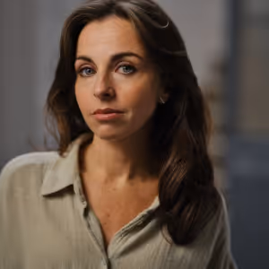 Louisa Lytton Joins UK Tour of THE GIRL ON THE TRAIN