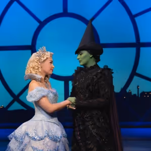 Photos: First Look at the New UK Tour Cast of WICKED