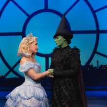Photos: First Look at the New UK Tour Cast of WICKED