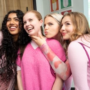 Photos: Go Behind MEAN GIRLS in New Shots of Reneé Rapp, Jaquel Spivey & More in the Movie Musical