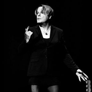 Eddie Izzard Brings HAMLET to Chicago Next Month