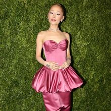 Ariana Grande To Host SATURDAY NIGHT LIVE in December